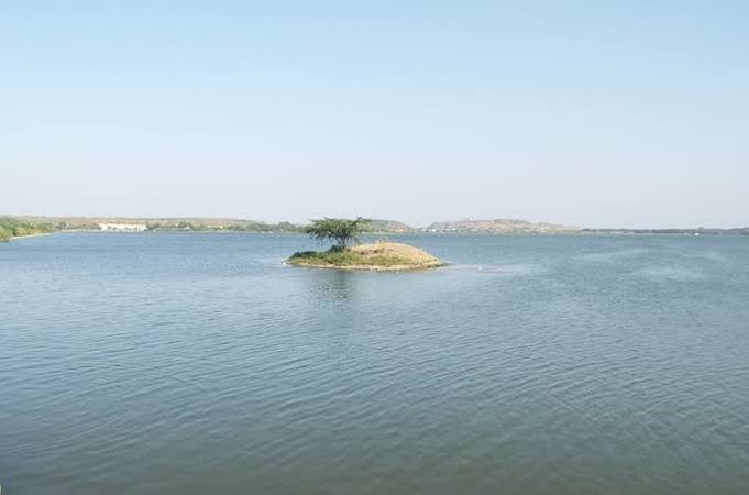 Lalpari Lake